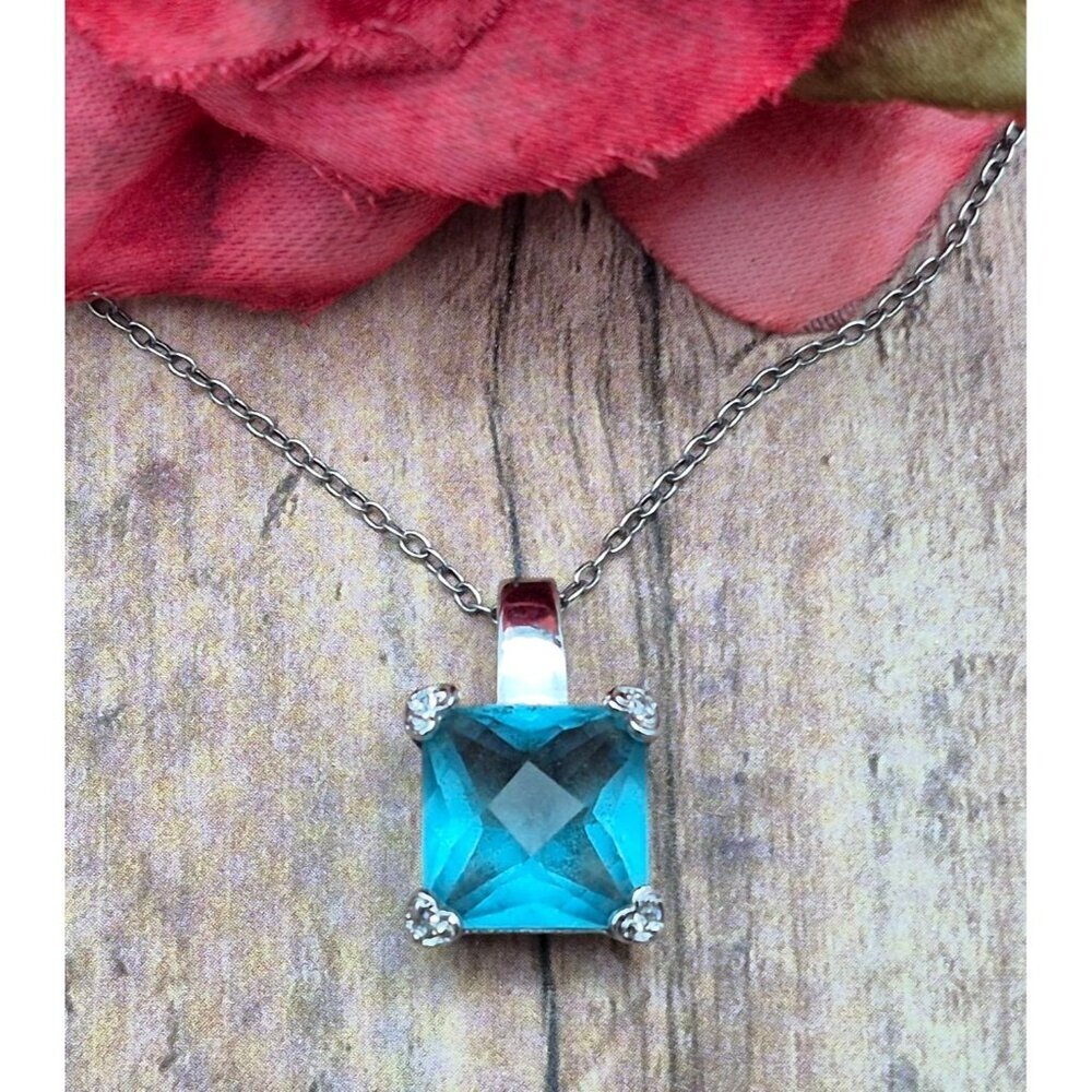 Fas Sterling Pendant Necklace Dainty Chain Drop Pendant Ice Blue Faceted Crystal